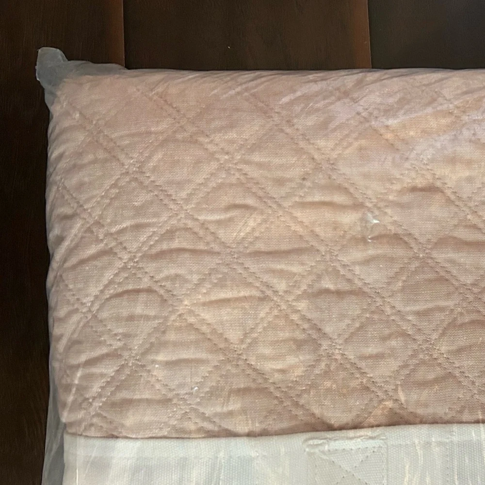 T Tahari Home NWT Double Diamond Melrose Linen Cotton Twin Quilt